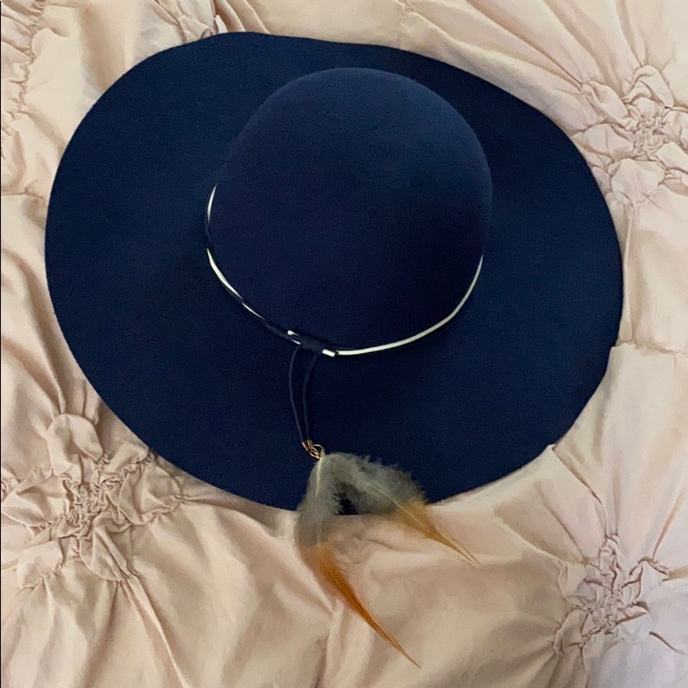 Navy floppy hat with feathers